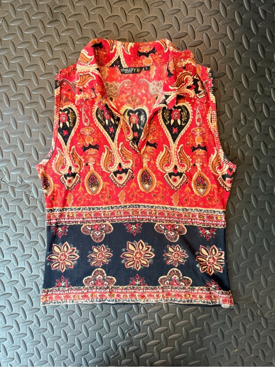 Chaudry Tops - Vintage Chaudry Sports Ribbed Knit Sleeveless Red/Black Paisley Collar Shirt -
